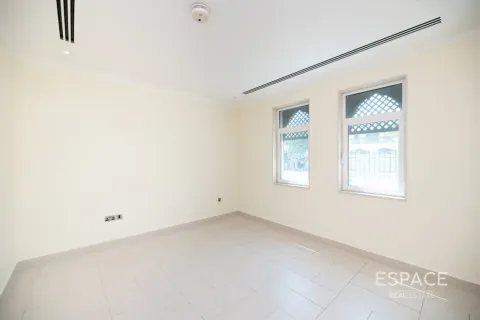 Üürile anda villa asukohaga Jumeirah Park, Dubai, AÜE: 4 magamistoaga, 471 m² Nr 738230 - pilt 8