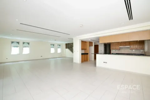Üürile anda villa asukohaga Jumeirah Park, Dubai, AÜE: 4 magamistoaga, 471 m² Nr 738230 - pilt 5