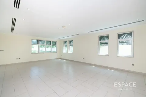 Üürile anda villa asukohaga Jumeirah Park, Dubai, AÜE: 4 magamistoaga, 471 m² Nr 738230 - pilt 3