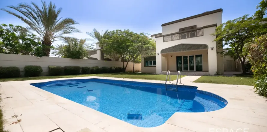 Villa asukohaga Jumeirah Park, Dubai, AÜE: 4 magamistoaga, 471 m² Nr 738230