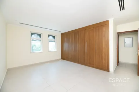 Üürile anda villa asukohaga Jumeirah Park, Dubai, AÜE: 4 magamistoaga, 471 m² Nr 738230 - pilt 9