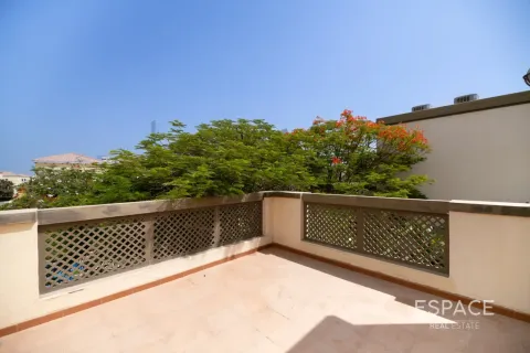 Üürile anda villa asukohaga Jumeirah Park, Dubai, AÜE: 4 magamistoaga, 471 m² Nr 738230 - pilt 17