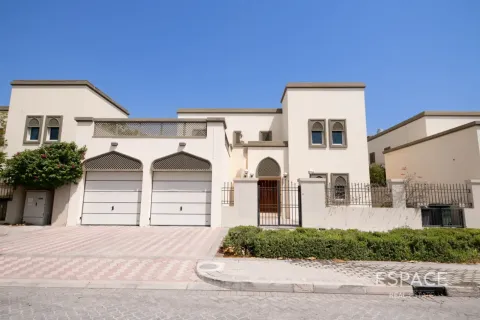 Üürile anda villa asukohaga Jumeirah Park, Dubai, AÜE: 4 magamistoaga, 471 m² Nr 738230 - pilt 2