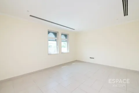 Üürile anda villa asukohaga Jumeirah Park, Dubai, AÜE: 4 magamistoaga, 471 m² Nr 738230 - pilt 11