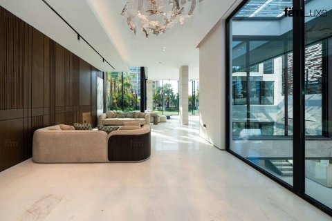 Villa til salgs i Dubai, Emiratene 5 soverom, 690.4 kvm Nr. 682183 - Foto 16