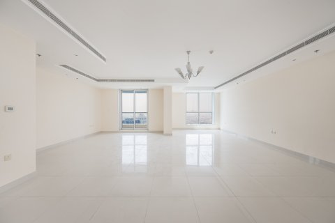 Apartment sa Jumeirah Lake Towers, Dubai, UAE 4 silid-tulugan, 236.68 sq.m. № 749257 - larawan 2