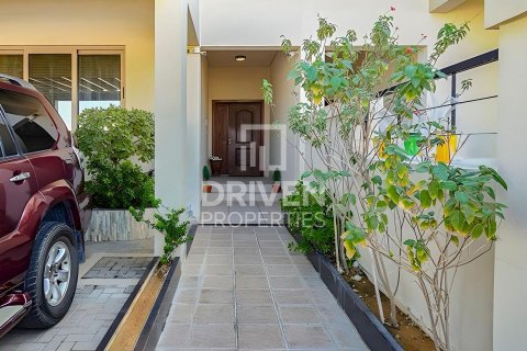 Al Furjan, Dubai, BAE’de kiralık sıra ev 3 yatak odası, 231.98 m&sup2; No 757106 - fotoğraf 14