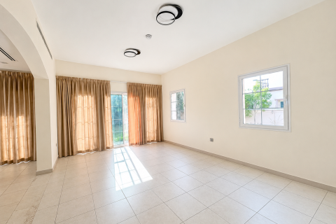 Вилла Jumeirah Village Triangle, Дубай, БАӘ-да 2 жатын бөлмелер, 644.93 м² № 754491 - фото 6
