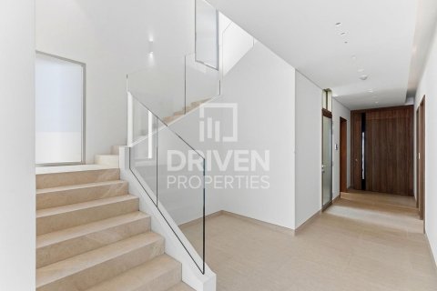 Villa in Jumeirah Park, Dubai, UAE 5 bedrooms, 689.43 sq.m. № 745796 - photo 3