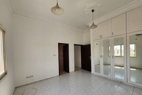 Villa para arrendamento em Al Heerah, Sharjah, EAU 4 quartos, 450.58 m2 № 749906 - foto 10