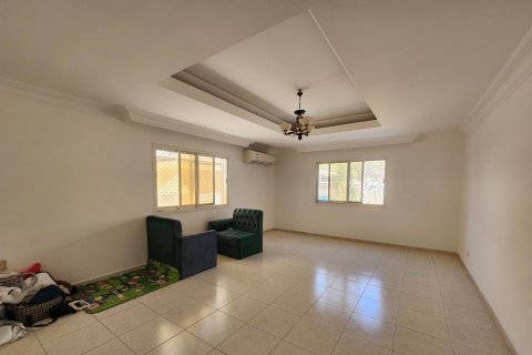 Villa para arrendamento em Al Heerah, Sharjah, EAU 4 quartos, 450.58 m2 № 749906 - foto 14