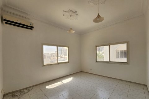 Villa para arrendamento em Al Heerah, Sharjah, EAU 4 quartos, 450.58 m2 № 749906 - foto 12