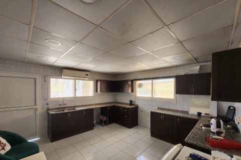 Villa para arrendamento em Al Heerah, Sharjah, EAU 4 quartos, 450.58 m2 № 749906 - foto 27