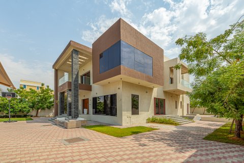 Вілла в Аль-Барша, Дубай, ОАЕ 6 спалень, 650.32м2 № 749904