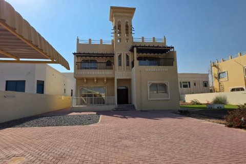Βίλα σε Ras Al Khaimah, ΗΑΕ 4 υπνοδωμάτια, 929 τ.μ. Αρ. 735058