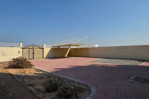 Ras Al Khaimah, BAE’de satılık villa 4 yatak odası, 929 m&sup2; No 735058 - fotoğraf 14