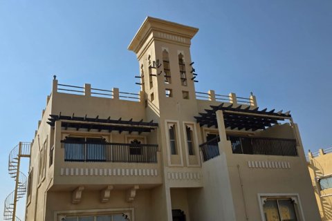 Ras Al Khaimah, BAE’de satılık villa 4 yatak odası, 929 m&sup2; No 735058 - fotoğraf 2