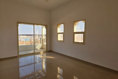 Ras Al Khaimah, BAE’de satılık villa 4 yatak odası, 929 m&sup2; No 735058 - fotoğraf 8