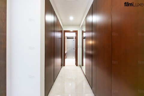 Villa para arrendamento em Al Barsha, Dubai, EAU 5 quartos, 3716.1 m2 № 763507 - foto 25