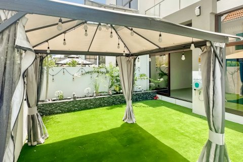 Řadový dům v Mohammed Bin Rashid City, Dubai, SAE 4 ložnice, 187.01 m² Č.: 750465