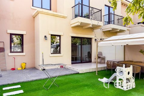 Villa asukohaga Reem, Dubai, AÜE: 3 magamistoaga, 200.3 m² Nr 761435