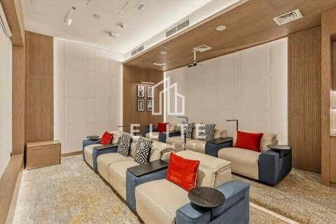 Apartmen di Business Bay, Dubai, UAE 2 bilik tidur, 103 meter persegi № 736473 - foto 20