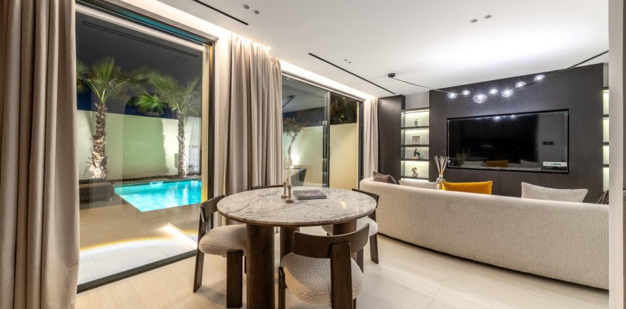 Kaupunkipientalo Dubai, Arabiemiraatit 3 makuuhuonetta, 157 m2 № 754317