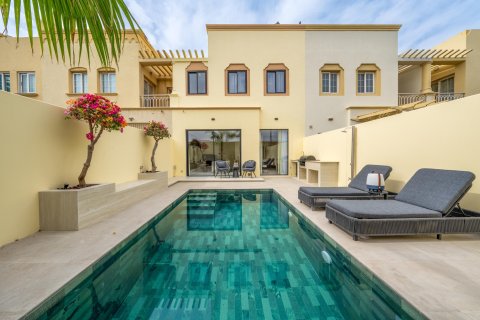 Kaupunkipientalo Dubai, Arabiemiraatit 3 makuuhuonetta, 157 m2 № 754317 - kuva 3