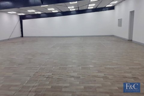 Warehouse in Al Quoz, Dubai, UAE 460 sq.m. № 704731 - photo 5