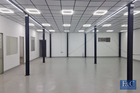 Warehouse in Al Quoz, Dubai, UAE 460 sq.m. № 704731 - photo 11