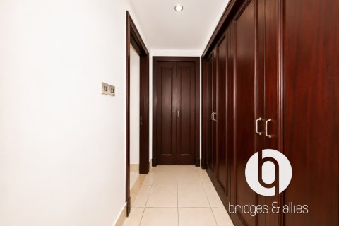 Apartamento en alquiler en Old Town, Dubai, EAU 3 dormitorios, 176 m2 № 758107 - foto 14