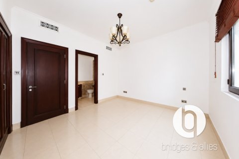 Apartamento en alquiler en Old Town, Dubai, EAU 3 dormitorios, 176 m2 № 758107 - foto 16