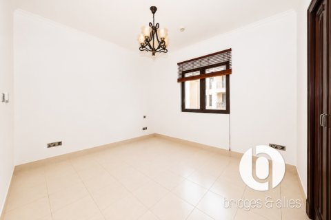 Apartamento en alquiler en Old Town, Dubai, EAU 3 dormitorios, 176 m2 № 758107 - foto 7