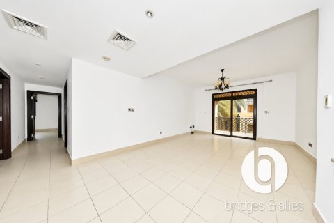 Apartamento en alquiler en Old Town, Dubai, EAU 3 dormitorios, 176 m2 № 758107 - foto 3