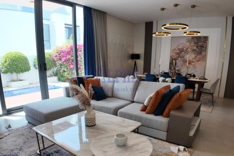 Villa in vendita a Sharjah Waterfront City, Sharjah, EAU 4 camere da letto, 257.6 mq. № 709251 - foto 2