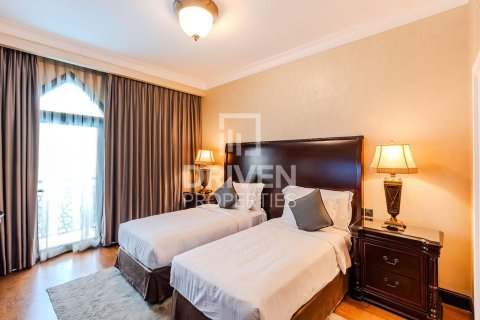 Villa sa Palm Jumeirah, Dubai, UAE 4 silid-tulugan, 368.55 sq.m. № 745789 - larawan 13