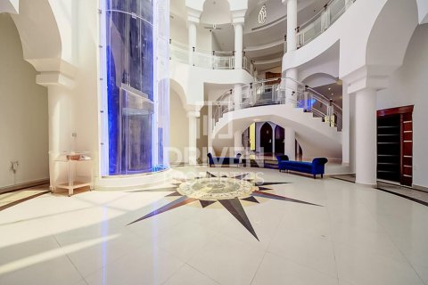 فيلا للإيجار في Emirates Hills، دبي، الإمارات العربية المتحدة 1723.72 متر مربع ، رقم 768184 - صورة 17