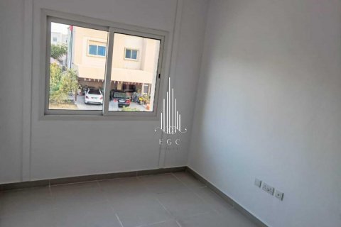 Villa til leie i Al Reef, Abu Dhabi, Emiratene 5 soverom, 273.3 kvm Nr. 513987 - Foto 11