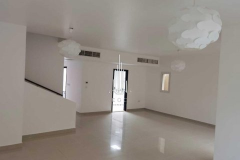 Villa in vendita a Al Reef, Abu Dhabi, EAU 5 camere da letto, 273.3 mq. № 513990 - foto 3