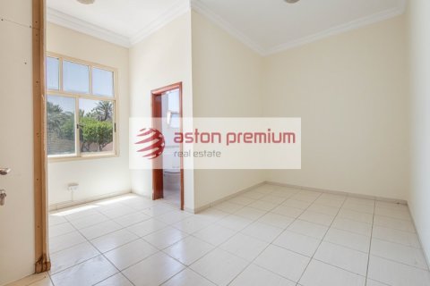 Vilă de închiriat în Al Barsha, Dubai, EAU 5 dormitoare, 1394 mp. №741535 - poză 15