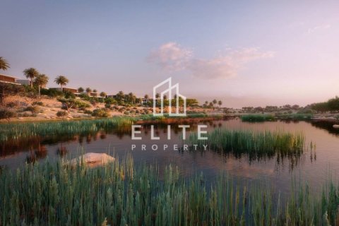 Vilë në Dubai, Emiratet e Bashkuara Arabe 5 dhoma gjumi, 669 m2. № 764592 - Foto 4