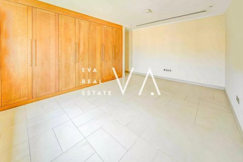 Зняти в оренду квартиру в Джумейра, Дубай, ОАЕ 4 спальні, 509.93м2, № 637701 - фото 2