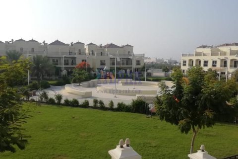 Radhus till försäljning i Al Hamra Village, Ras Al Khaimah, UAE 4 sovrum, 375.4 kvm Nr. 709292 - fotografi 2
