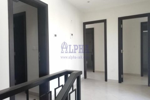 Radhus till försäljning i Al Hamra Village, Ras Al Khaimah, UAE 4 sovrum, 375.4 kvm Nr. 709292 - fotografi 16