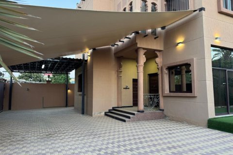 Villa te koop in Ras Al Khaimah, VAE 4 slaapkamers, 725 vr.m., nr 734625 - foto 9