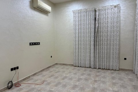 Villa te koop in Ras Al Khaimah, VAE 4 slaapkamers, 725 vr.m., nr 734625 - foto 6