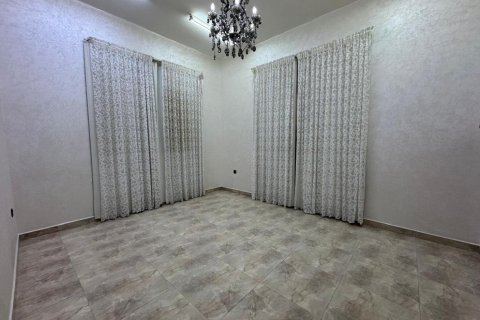 Villa te koop in Ras Al Khaimah, VAE 4 slaapkamers, 725 vr.m., nr 734625 - foto 16