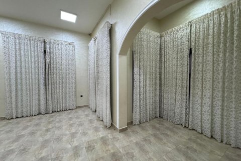 Villa te koop in Ras Al Khaimah, VAE 4 slaapkamers, 725 vr.m., nr 734625 - foto 5