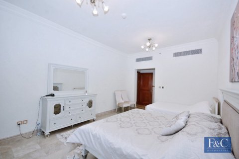 Apartment in Palm Jumeirah, Dubai, UAE 1 bedroom, 124 sq.m. № 704252 - photo 2