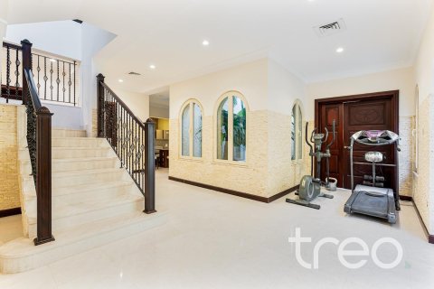 Palm Jumeirah, Dubai, UAE의 임대용 빌라 침실 4개, 464.52제곱미터 번호 733990 - 사진 10